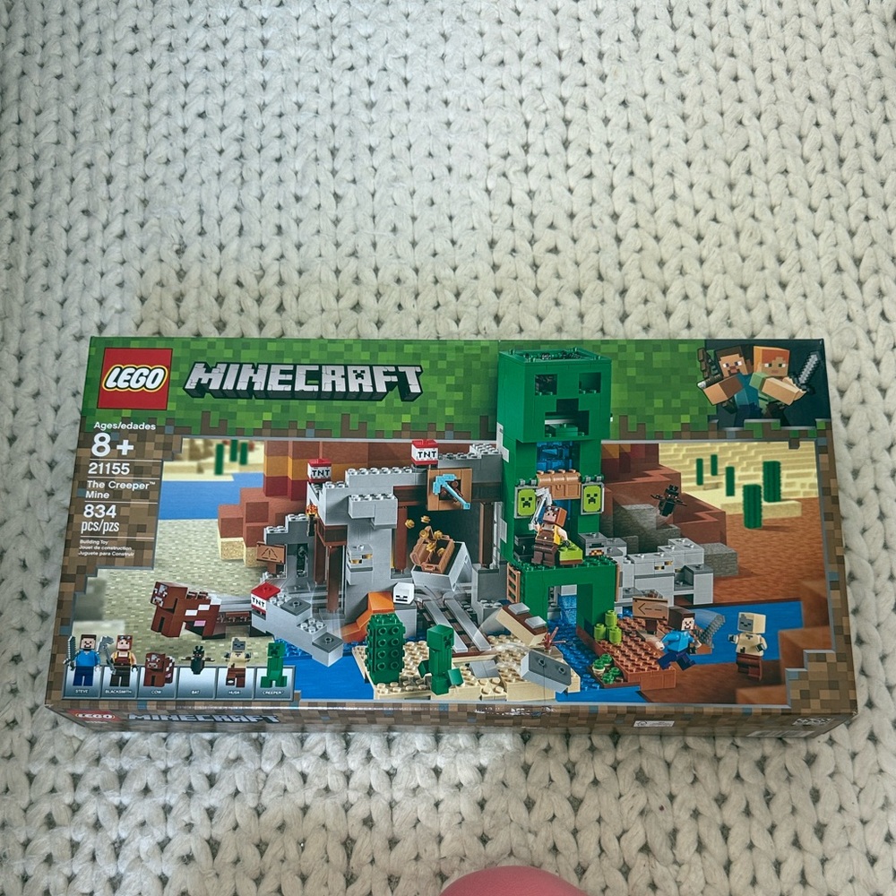 Lego Minecraft Green Box Collectible Building Set